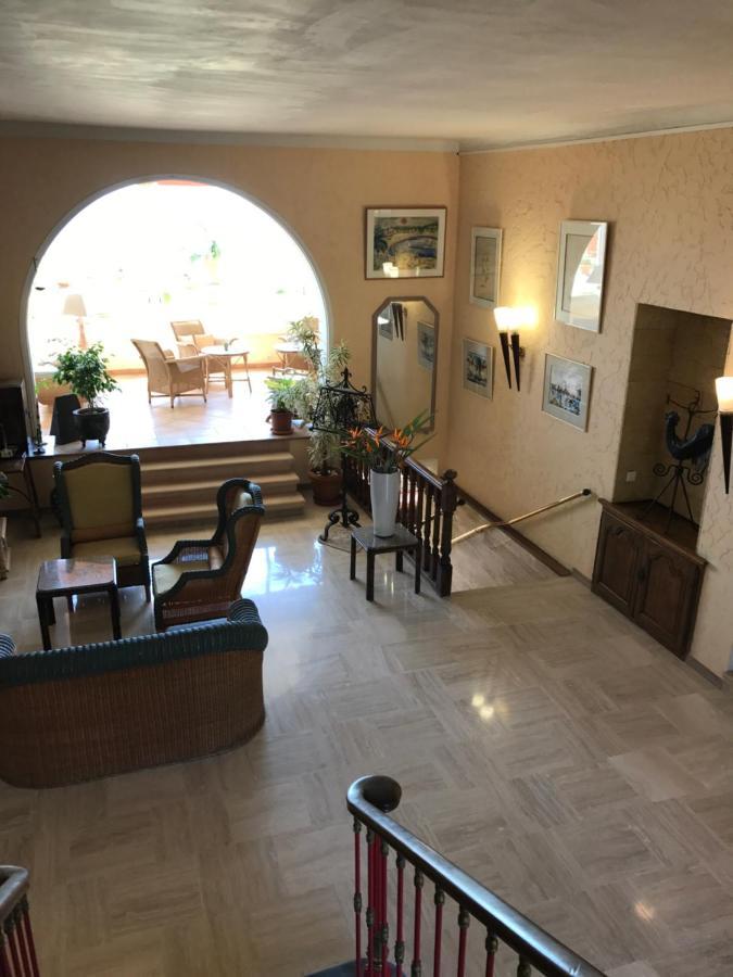 Grand Hotel Moriaz Le Lavandou Exterior photo