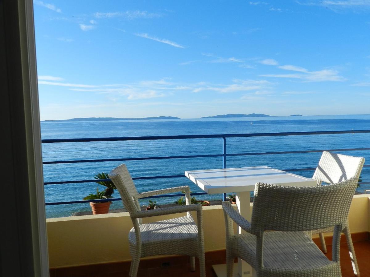 Grand Hotel Moriaz Le Lavandou Exterior photo