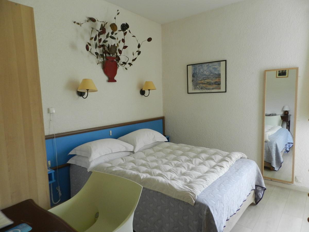Grand Hotel Moriaz Le Lavandou Room photo